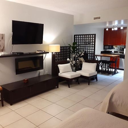Riverview, Studio 507, Beach Steps Away!+Pool+Wifi 러스킨 외부 사진
