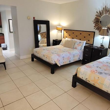 Riverview, Studio 507, Beach Steps Away!+Pool+Wifi 러스킨 외부 사진