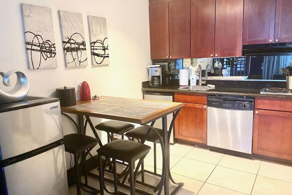 Riverview, Studio 507, Beach Steps Away!+Pool+Wifi 러스킨 외부 사진