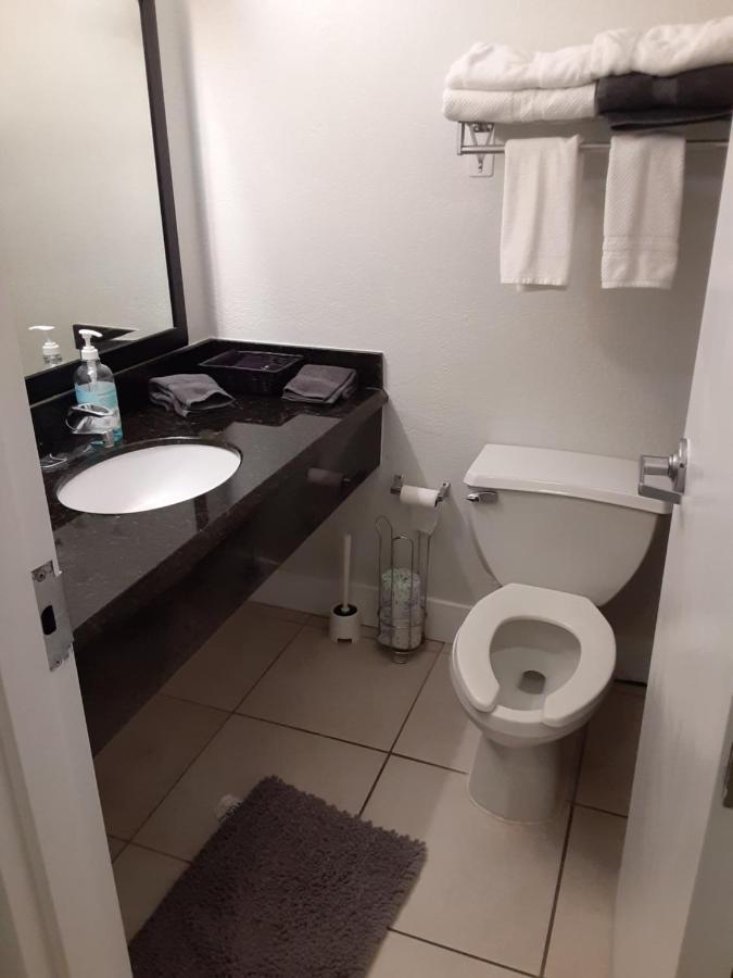 Riverview, Studio 507, Beach Steps Away!+Pool+Wifi 러스킨 외부 사진